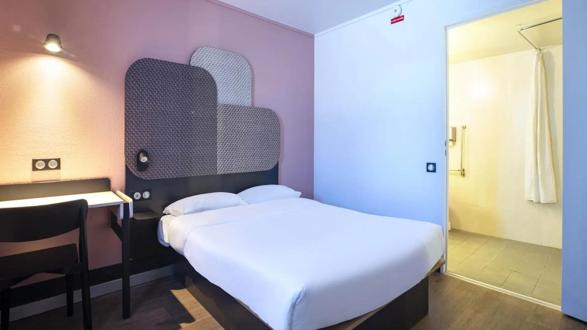 Hotel B&B Hôtel Avignon  Le Pontet