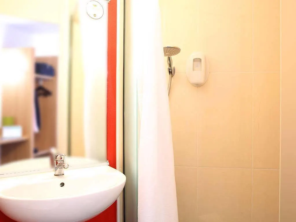 B&B Hôtel Avignon  Le Pontet  France
