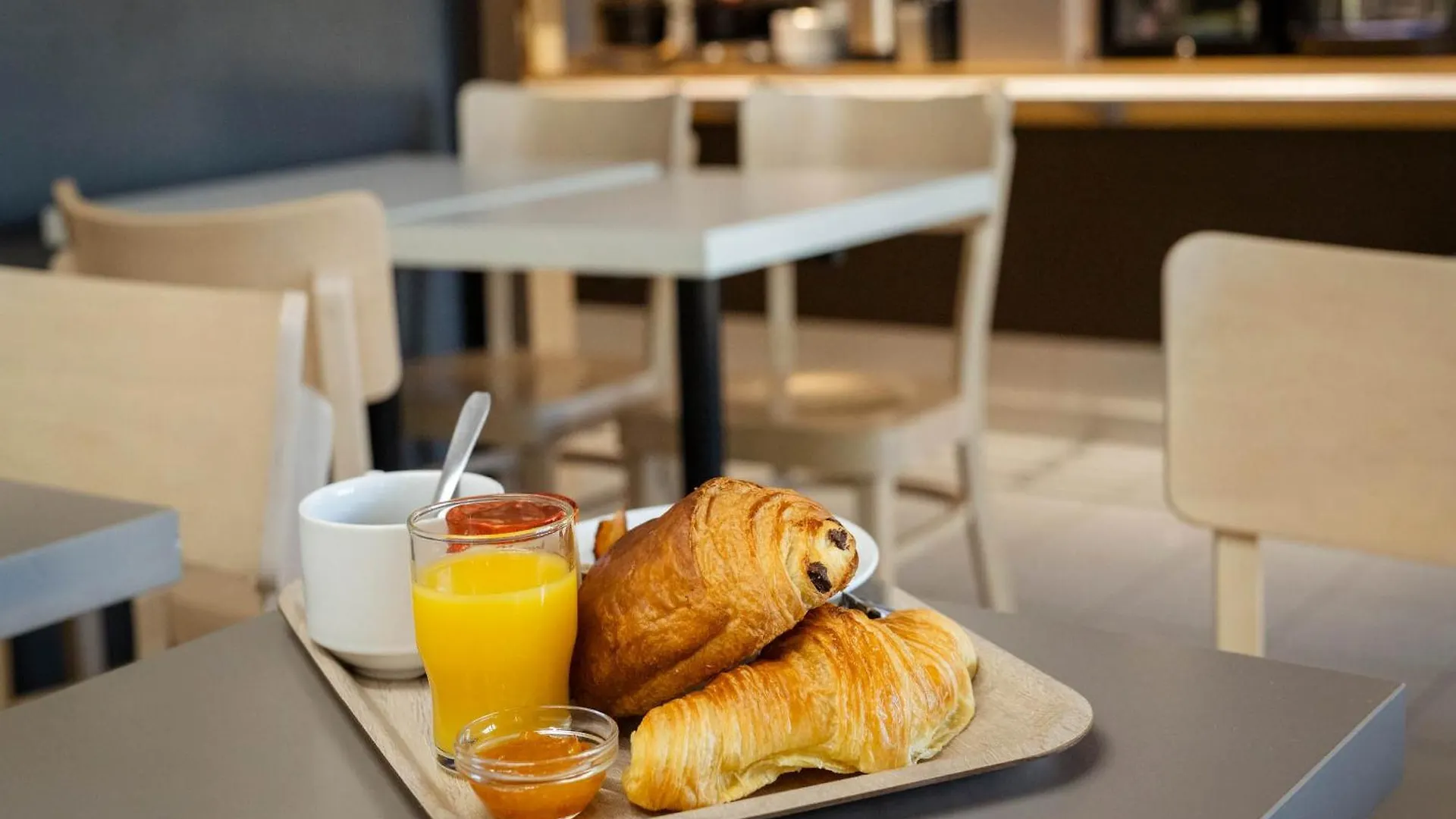 B&B Hotel Avignon 2*, Le Pontet (Vaucluse)