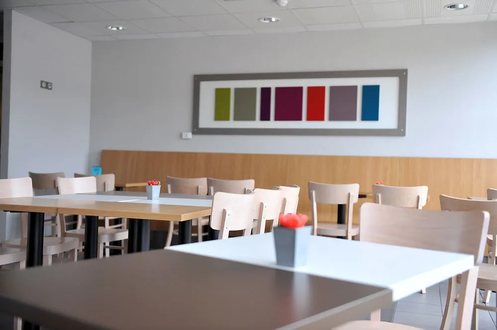 **  B&B Hotel Avignon France